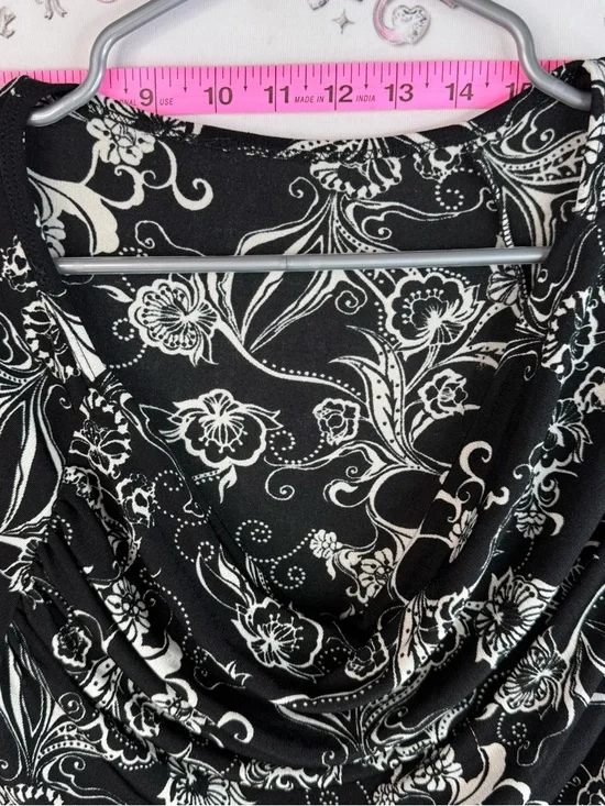 Long sleeve Black & White Long Sleeve Floral Drape Neck Women's Top Lightweight - Picture 3 of 7